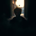 Cómo se refleja el miedo en el cuerpo: Respuestas fisiológicas y consecuencias