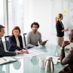 Liderazgo participativo vs democrático: diferencias que transforman equipos
