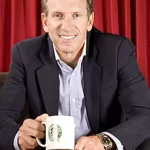 howard schultz en accion