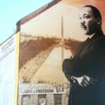 martin luther king liderando manifestacion