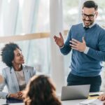 Actitudes Esenciales Que Un Líder Debe Tener Para Inspirar A Su Equipo